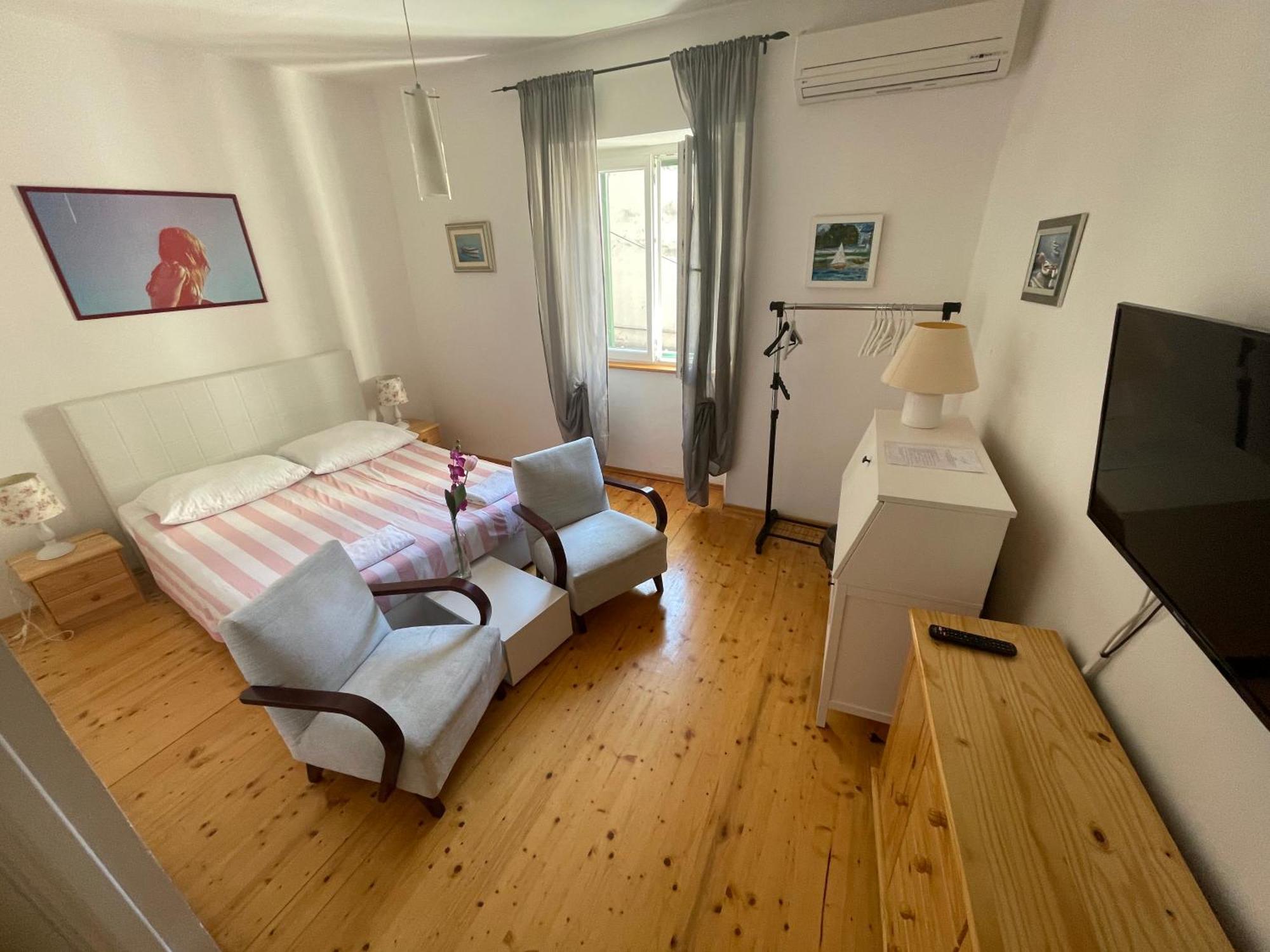 Apartments And Rooms Ille شيبينيك المظهر الخارجي الصورة