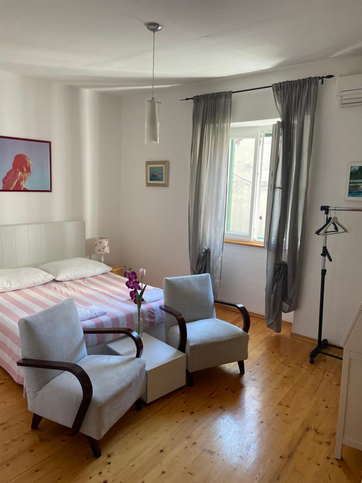 Apartments And Rooms Ille شيبينيك المظهر الخارجي الصورة