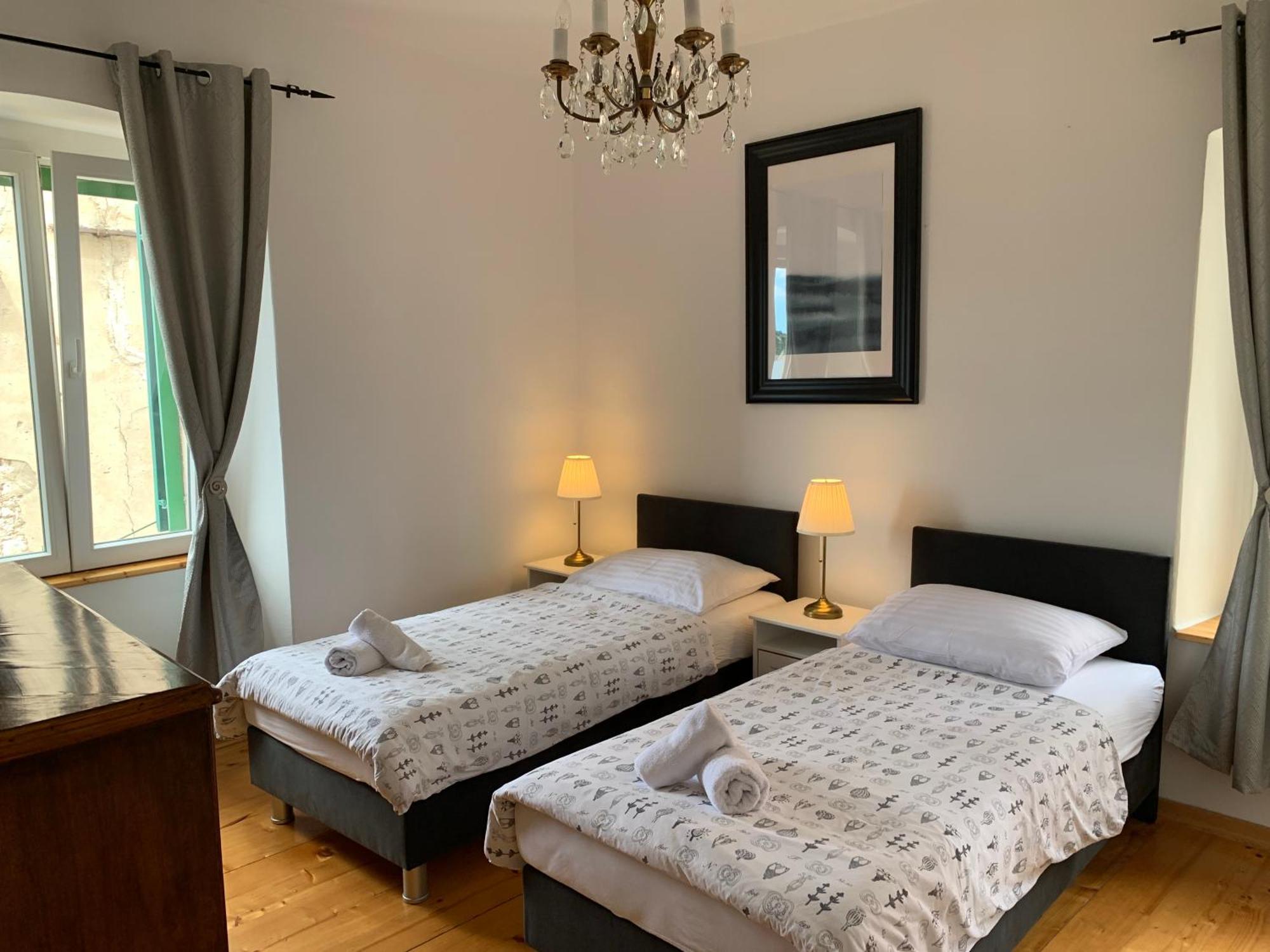 Apartments And Rooms Ille شيبينيك المظهر الخارجي الصورة