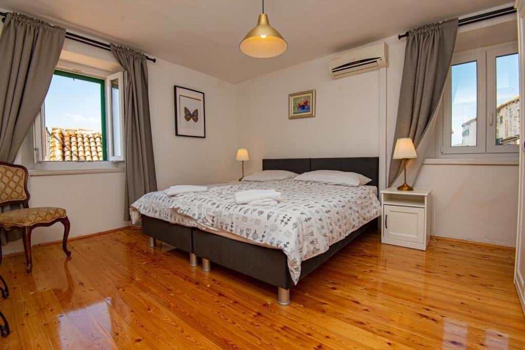 Apartments And Rooms Ille شيبينيك المظهر الخارجي الصورة
