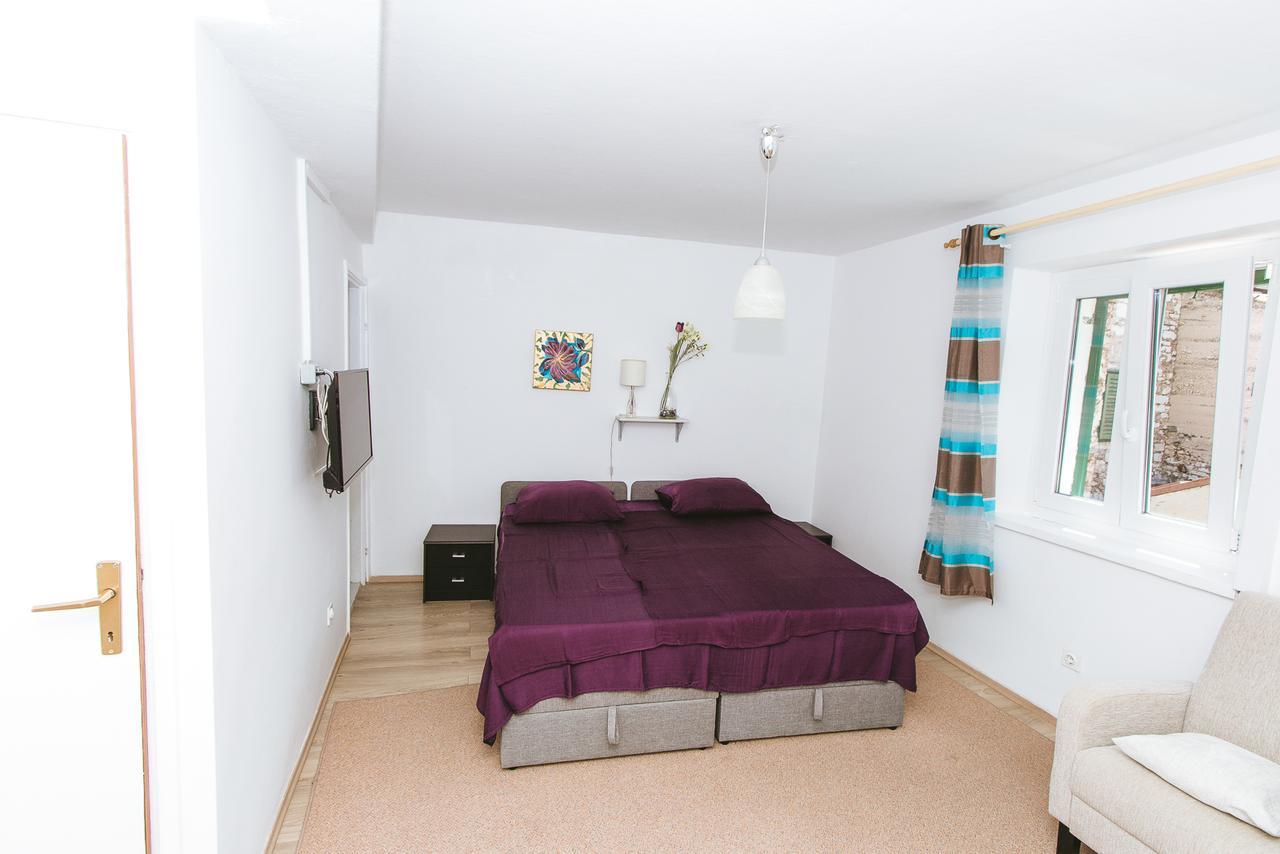 Apartments And Rooms Ille شيبينيك المظهر الخارجي الصورة