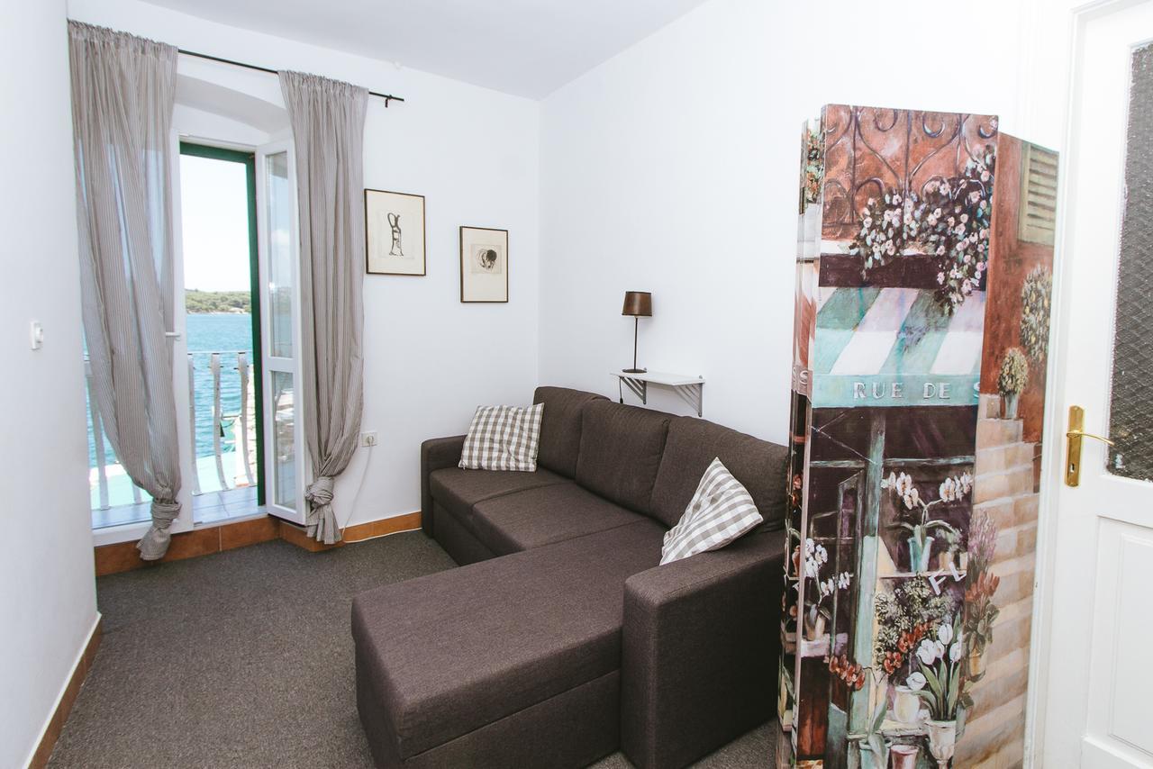 Apartments And Rooms Ille شيبينيك المظهر الخارجي الصورة