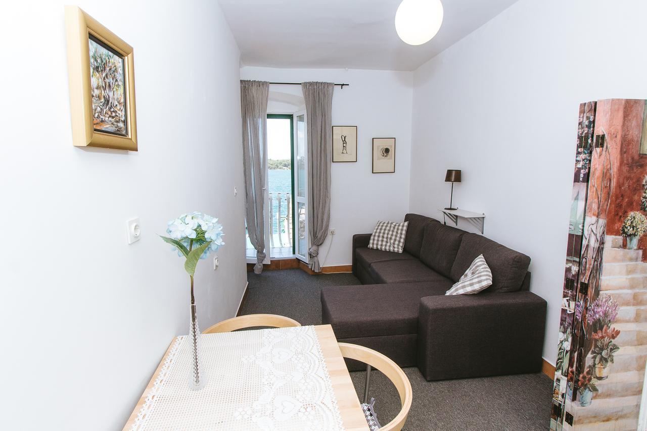 Apartments And Rooms Ille شيبينيك المظهر الخارجي الصورة