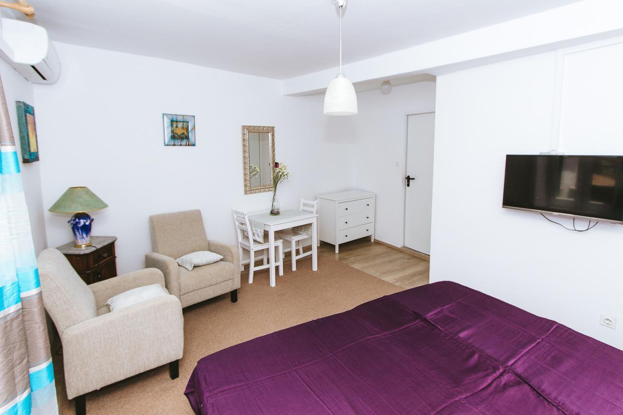Apartments And Rooms Ille شيبينيك المظهر الخارجي الصورة