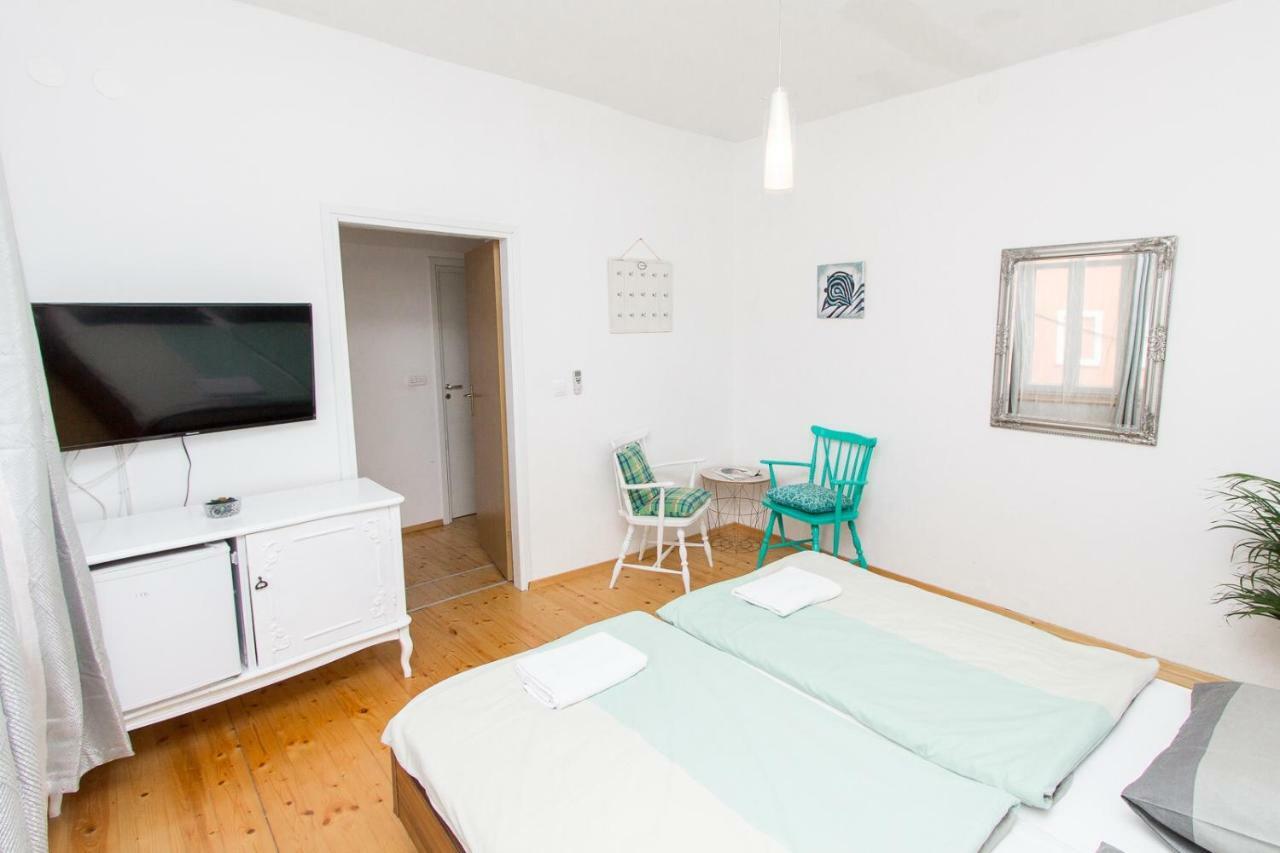 Apartments And Rooms Ille شيبينيك المظهر الخارجي الصورة
