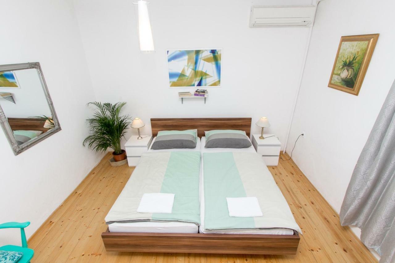 Apartments And Rooms Ille شيبينيك المظهر الخارجي الصورة