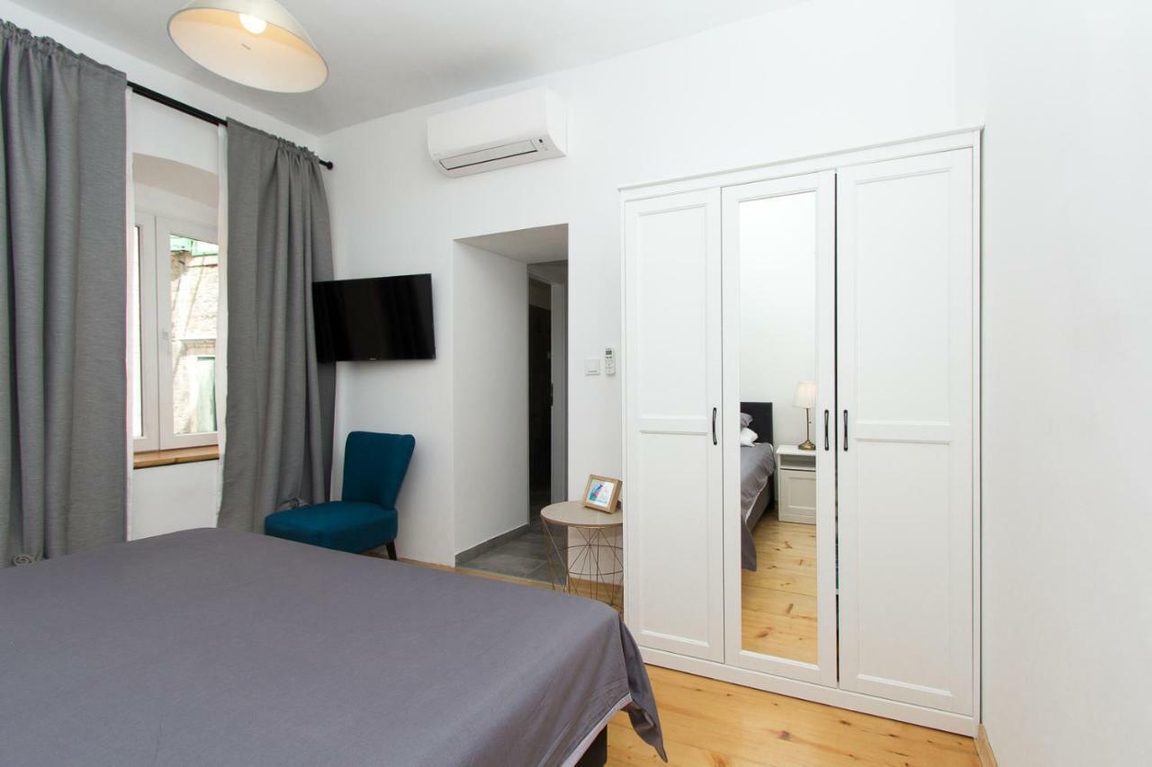 Apartments And Rooms Ille شيبينيك المظهر الخارجي الصورة